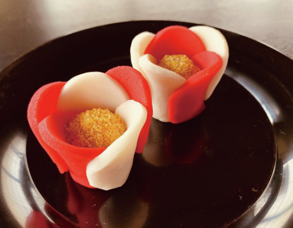 南無観椿／寧楽菓⼦司  中⻄与三郎