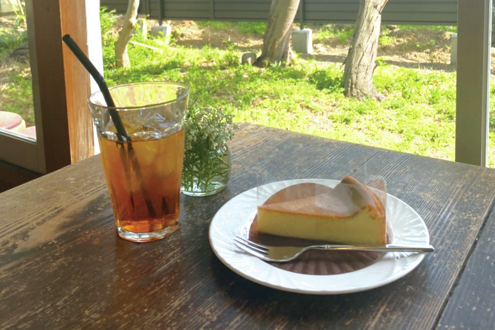 アイスティーとともに味わいたい定番のチーズケーキ