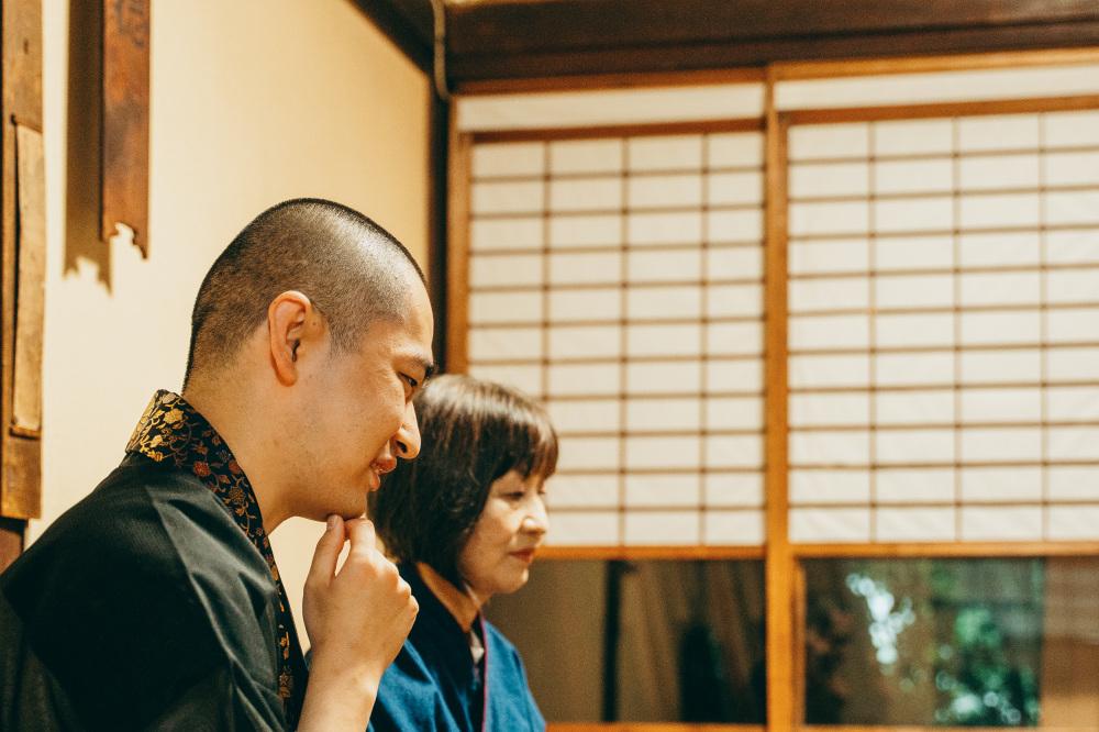 津賢さんに僧侶になった経緯をうかがう