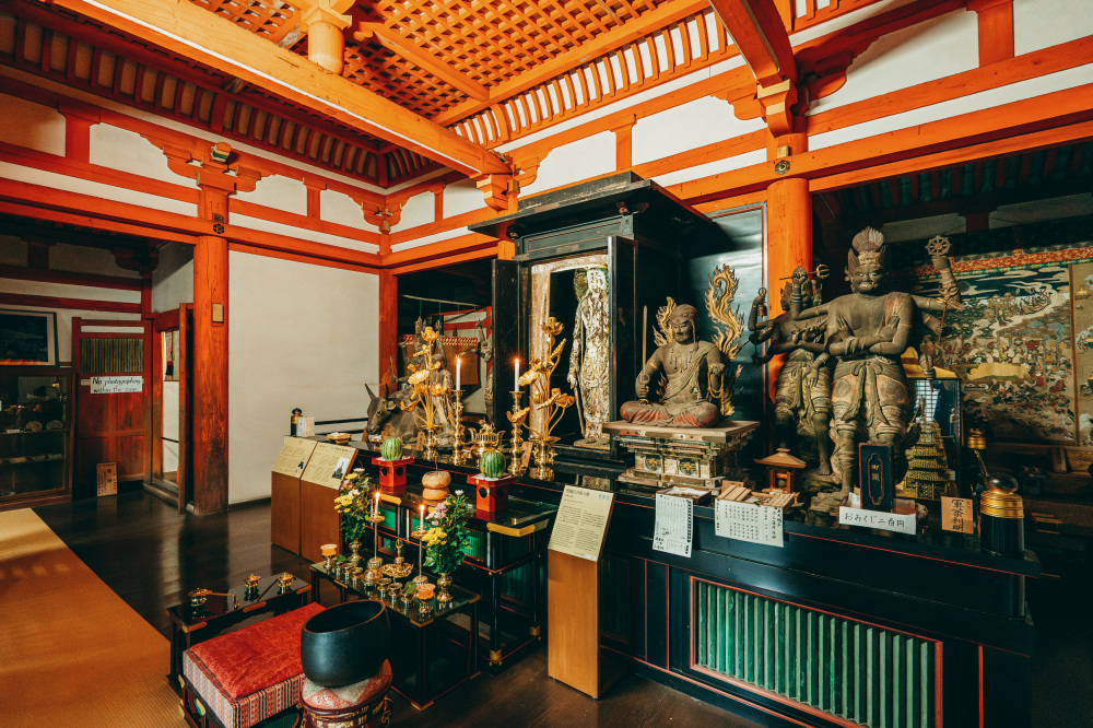 先代の住職は本堂で参拝者とよくお話しされていた