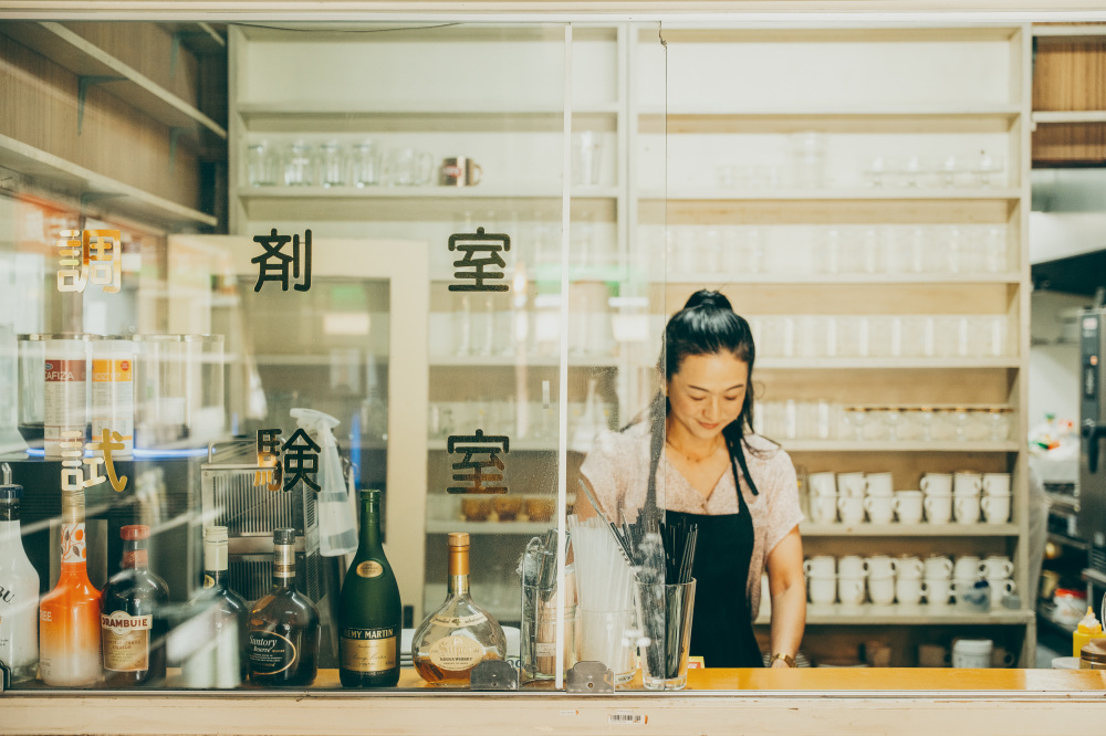 まるで「調合」しているかのよう。遊び心を感じる