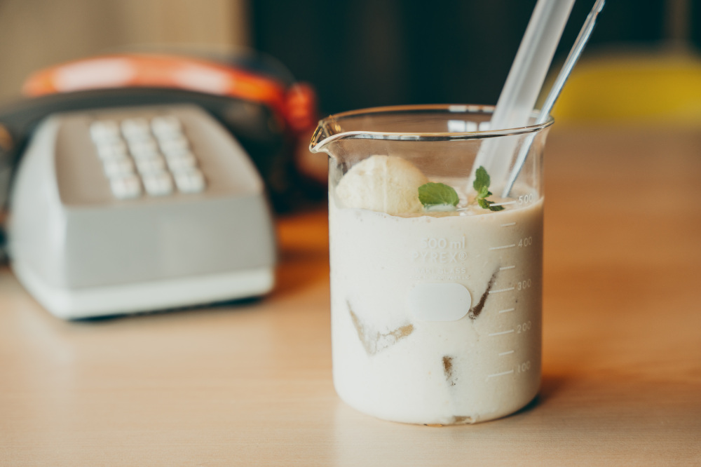 ビーカーで提供されるドリンクもおすすめ！