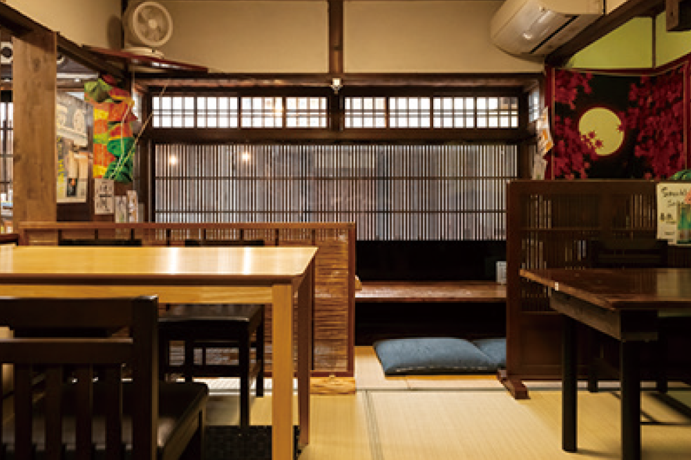  古民家を改装した趣のある居酒屋
