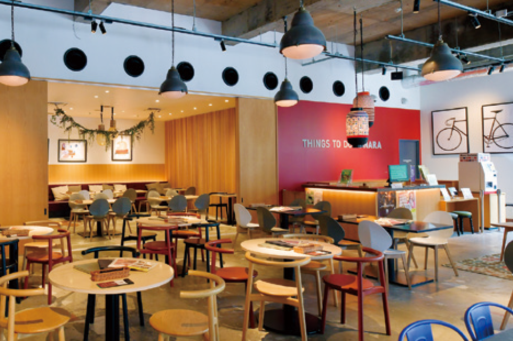 自然光が差し込む開放的な空間