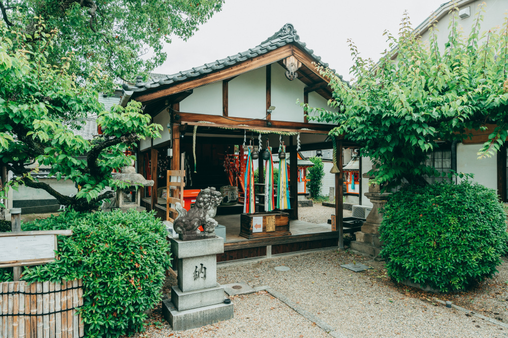 飛鳥神社境内。落ち着いた雰囲気