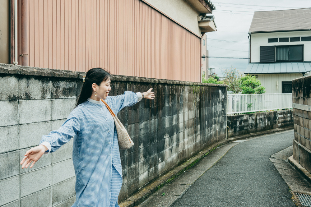 京終地蔵院すぐ近くの狭い道。ここも鹿垣の跡とのこと