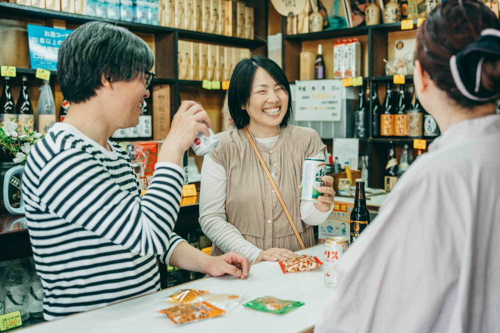 お酒があれば、「はじめまして」の距離もぐっと近づきます