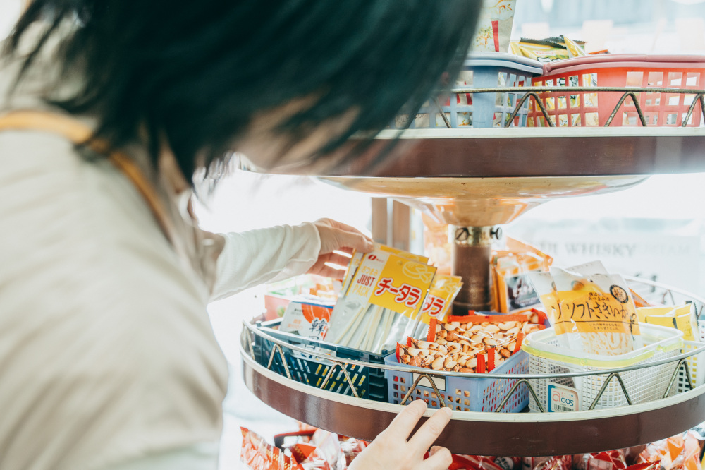 おつまみもいろいろ。みんなで分け合えば、会話にも花が咲きます