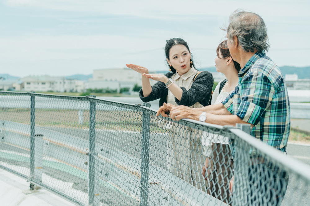 帯解の歴史の深さに引き込まれる二人