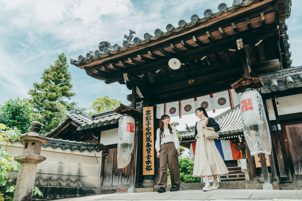 帯解寺の山門
