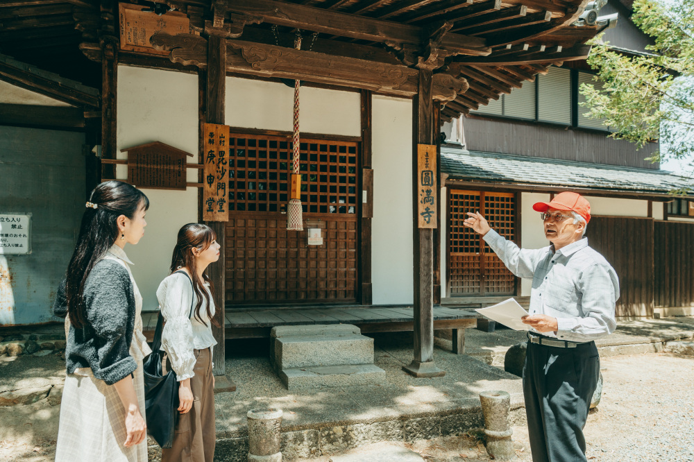 圓満寺を算額のメッカにしたいという松石さん。説明にも熱が入ります