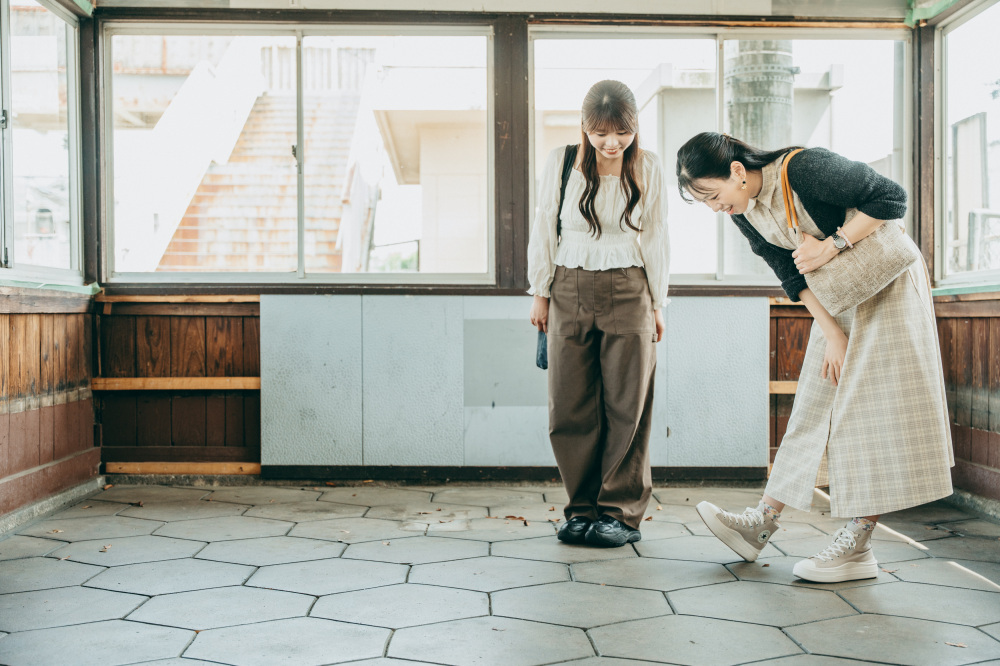 レトロな「JR帯解駅舎」