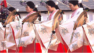 平安末期から続く春日若宮おん祭《12月》